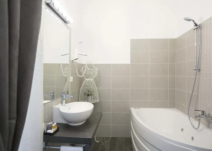 Testaccio Village 3*